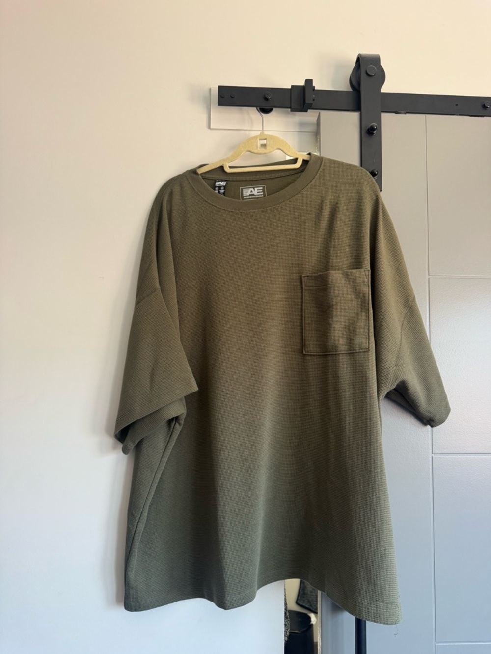 American Eagle Outfitters Olive Green Short Sleeve Pocket Tee